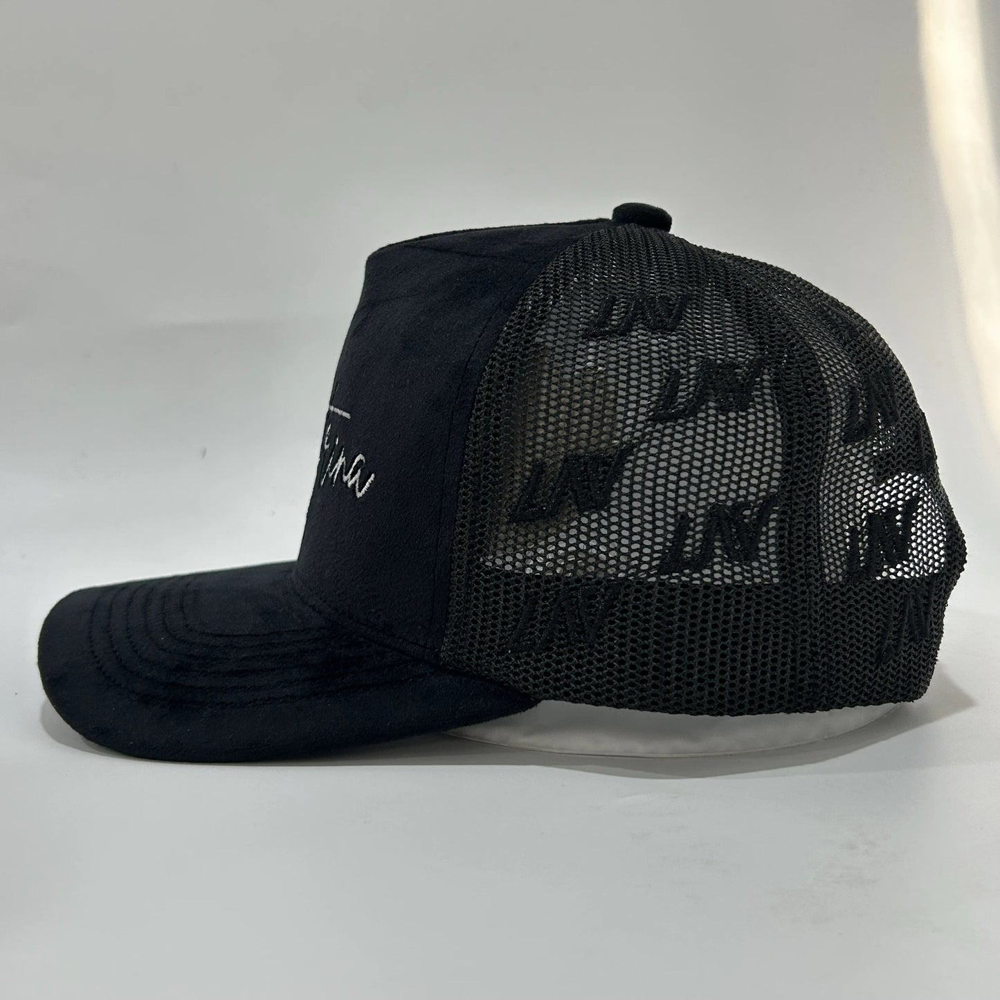 La Vitrina Black Mesh Cap