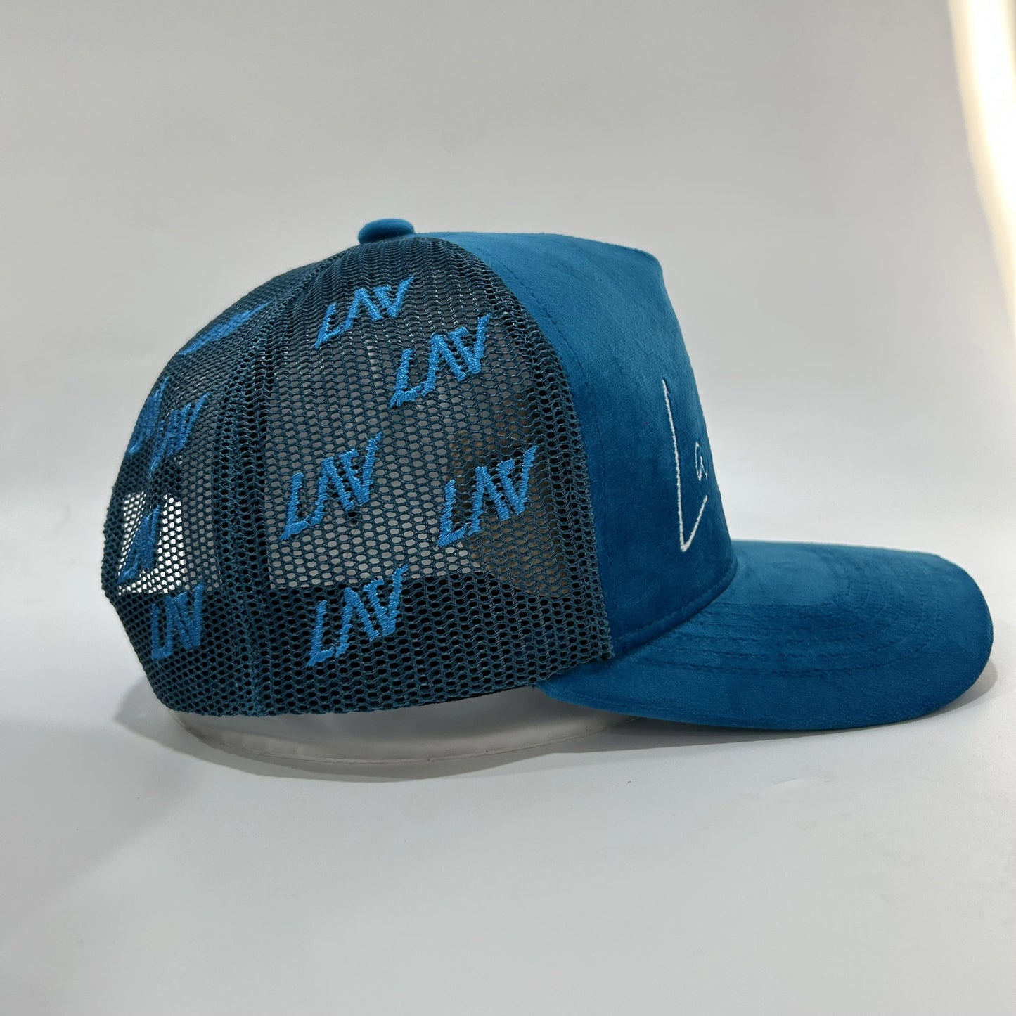 La Vitrina Light Blue Mesh Cap