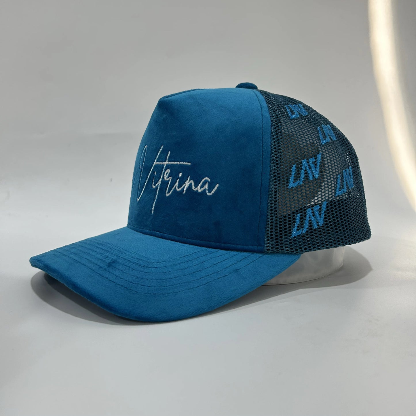 La Vitrina Light Blue Mesh Cap
